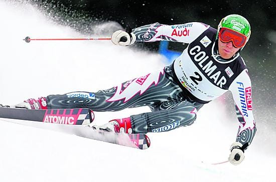Kalle Palander tuskaili jäisen rinteen kanssa.