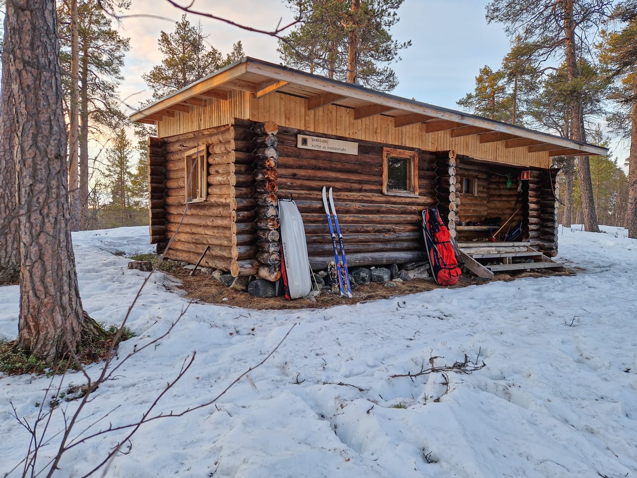 Vaskojoen sauna on poistunut käytöstä, mutta Vaskojoen autiotupa on edelleen käytössä.