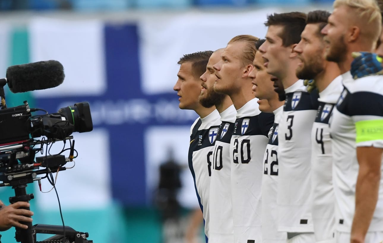 Huuhkajat jäi odottamaan kesken olevien lohkojen otteluita. Loput pelit ovat ohjelmassa tiistaina ja keskiviikkona.