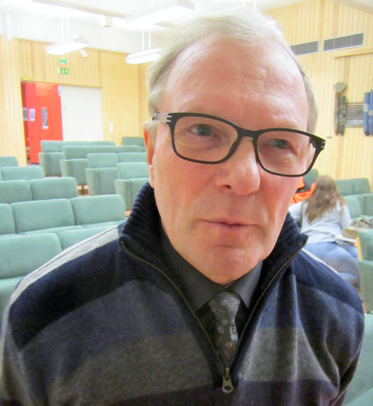 Jos Väyrynen todella meinaa uuden puolueen perustaa, mielestäni siinä vaiheessa hänet tulee erottaa Keskustapuolueen jäsenyydestä, Posion kunnallisjärjestön puheenjohtaja Olavi Lehtiniemi sanoo.