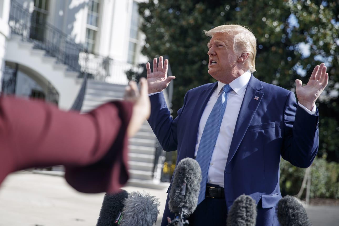 Yhdysvaltojen presidentti Donald Trump kutsui viime viikolla Valkoisessa talossa puheluaan Ukrainan presidentin Volodymyr Zelenskyin kanssa "täydelliseksi".