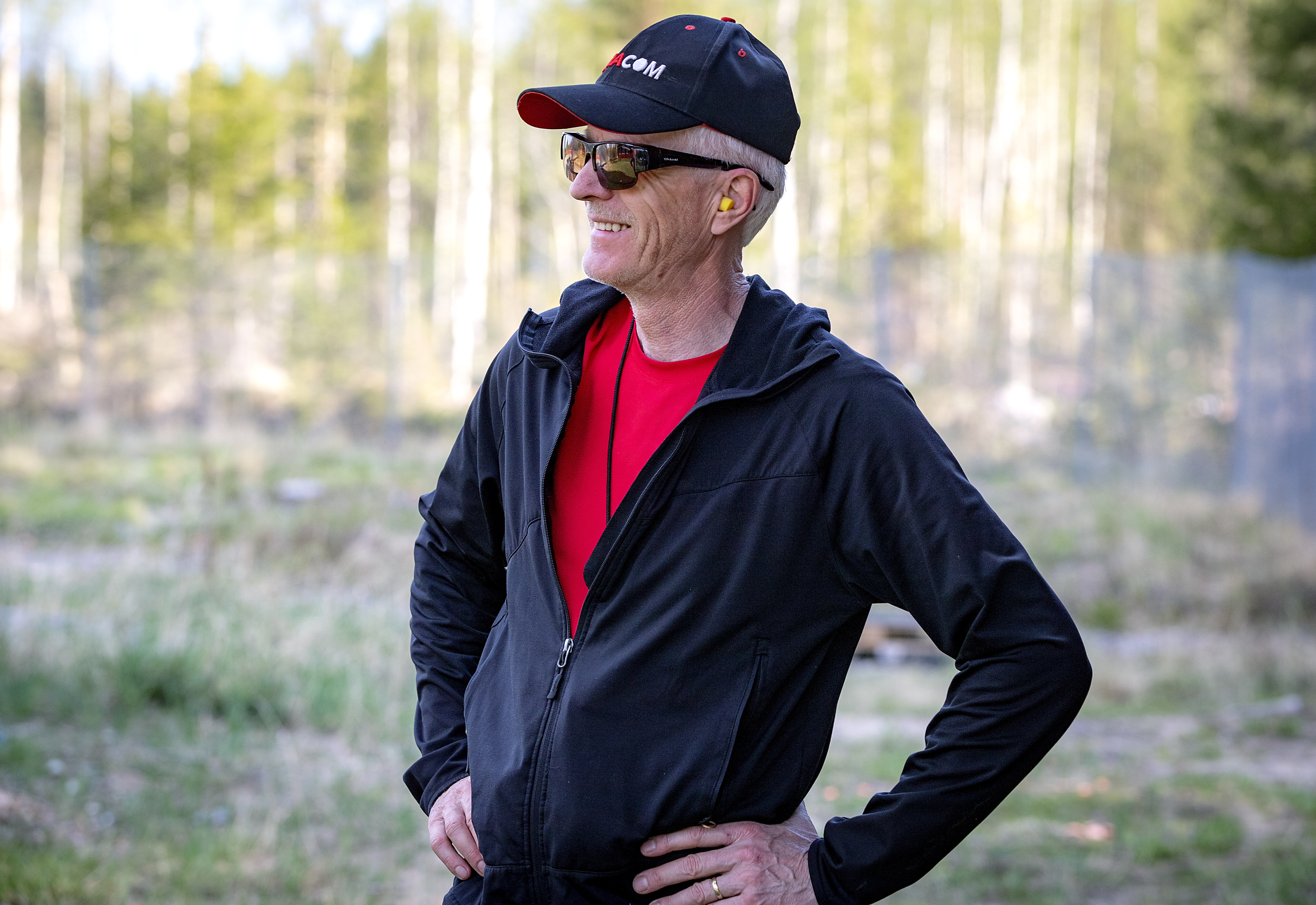 Juha Pikkarainen on osallistunut Pyhäjoen harjoitteluradan tekemiseen. Hän on metsästänyt suunnilleen kaikkea muuta mutta ei hyljettä eikä majavaa.