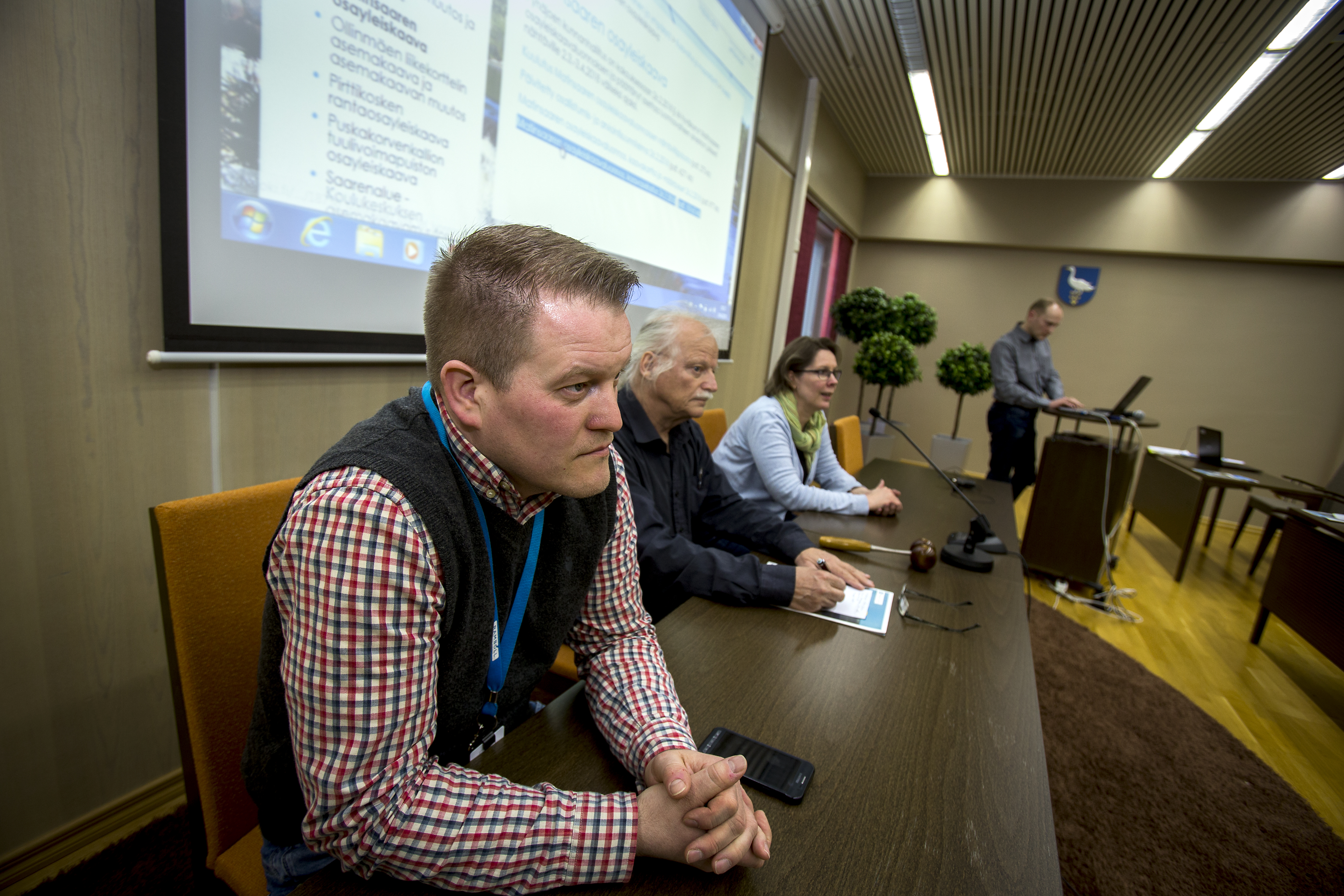 Matinsaaren osayleiskaavan laatimisesta järjestettiin yleisötilaisuus. Tentattavina olivat Rambollin projektipäällikkö Petri Hertteli, arkkitehti Pentti Kela ja Rambollin projektipäällikkö Minna Lehtonen.