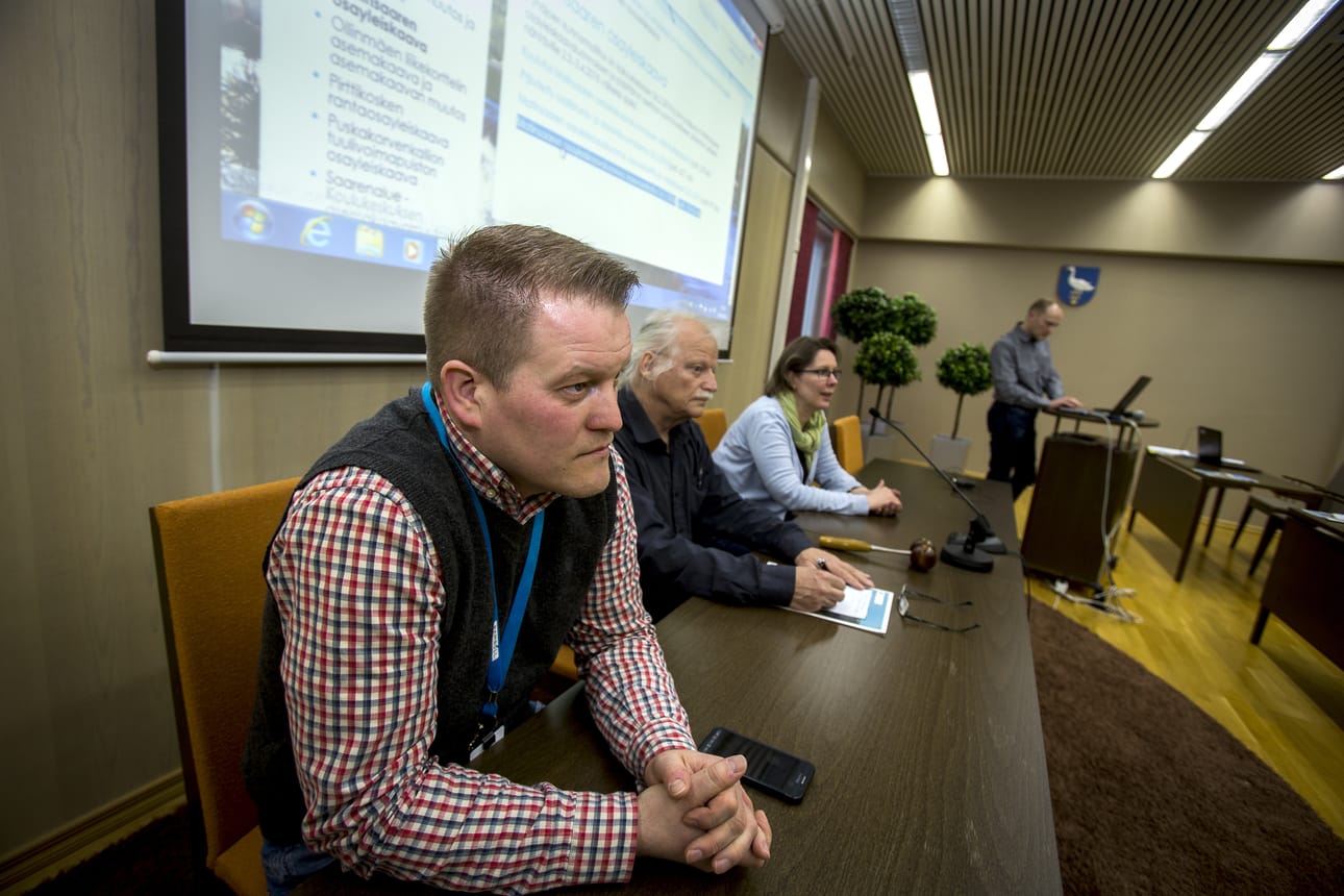 Matinsaaren osayleiskaavan laatimisesta järjestettiin yleisötilaisuus. Tentattavina olivat Rambollin projektipäällikkö Petri Hertteli, arkkitehti Pentti Kela ja Rambollin projektipäällikkö Minna Lehtonen.