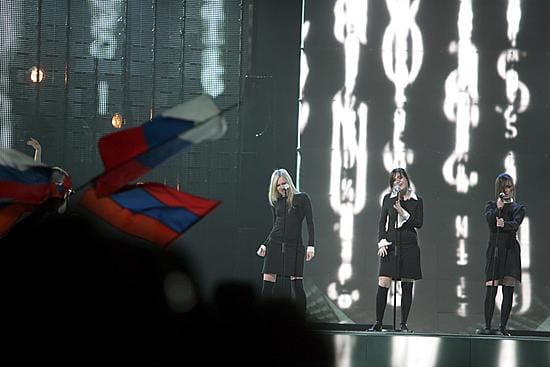 Serebro esiintyi Euroviisufinaalissa lauantai-iltana.