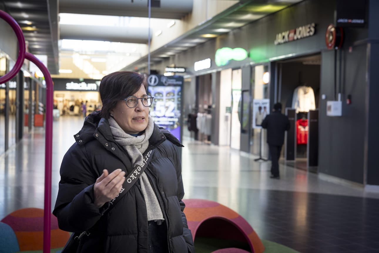 Anna-Miia Suihkonen pitää Zeppeliniä sympaattisena, mutta ei näe syitä viipyä kauppakeskuksessa pitempään kuin on tarpeen. Suihkonen työskentelee Eurooppa-yliopisto UNICissa kehittämisalustan parissa, jossa ratkotaan jälkiteollisten kaupunkien haasteita yhdessä opiskelijoiden, tutkijoiden ja kaupunkilaisten kanssa.