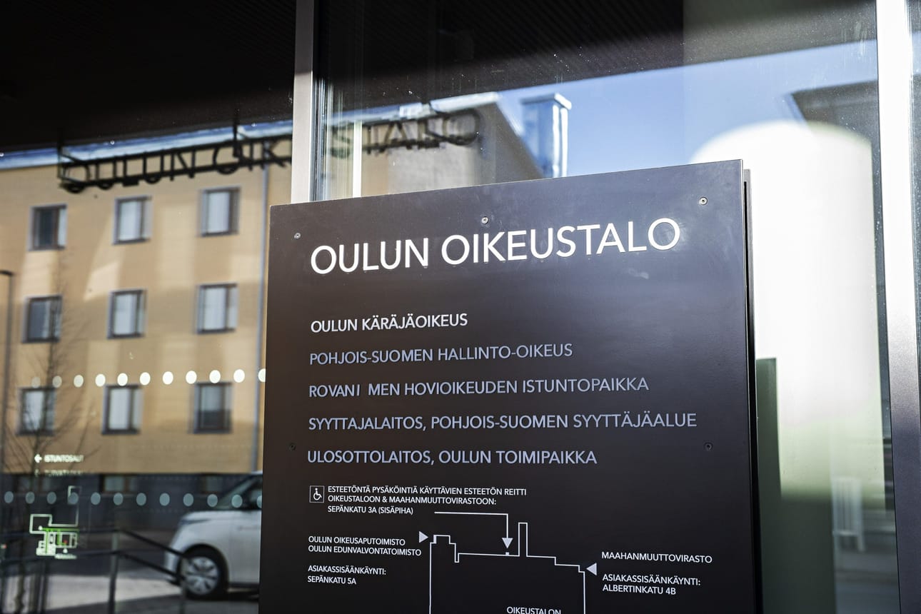 Syyttäjä vaati miehelle rangaistusta myös ihmiskaupasta, mutta käräjäoikeus hylkäsi syytteen. LEHTIKUVA / TIMO HEIKKALA
