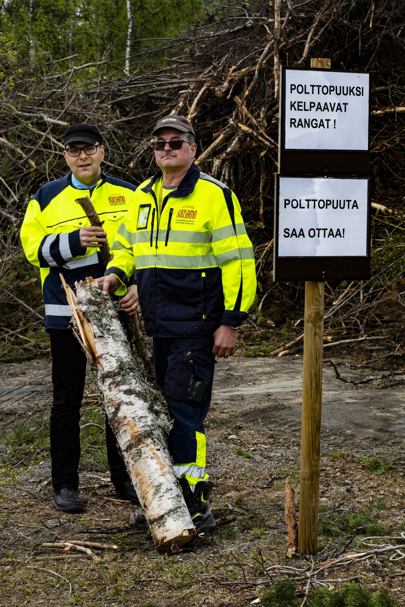 Aika pölli, koivua. Polttopuurungot ovat tehneet hyvin kauppansa uudelta kierrätysasemalta, mutta lisää tulee.