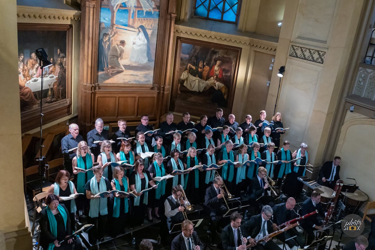 Korsholman musiikkijuhlien päätöskonsertissa keskiviikkoiltana soitti yhdistetty orkesteri Vaasasta ja Seinäjoelta.