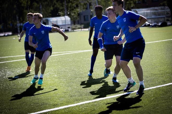 Suomen joukkueelle on luvassa täyden katsomon tuki. Kuva: Outi Neuvonen
