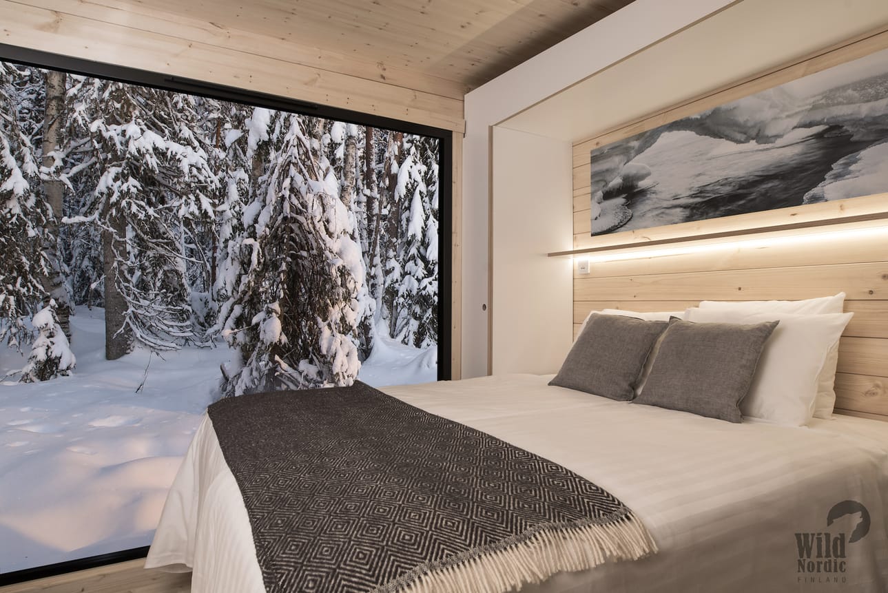Lomarengas suunnittelee siirtävänsä tällaisia panoraamaikkunalla varustettuja minimökkejä, Huttusia Luotsihotellin läheisyyteen.