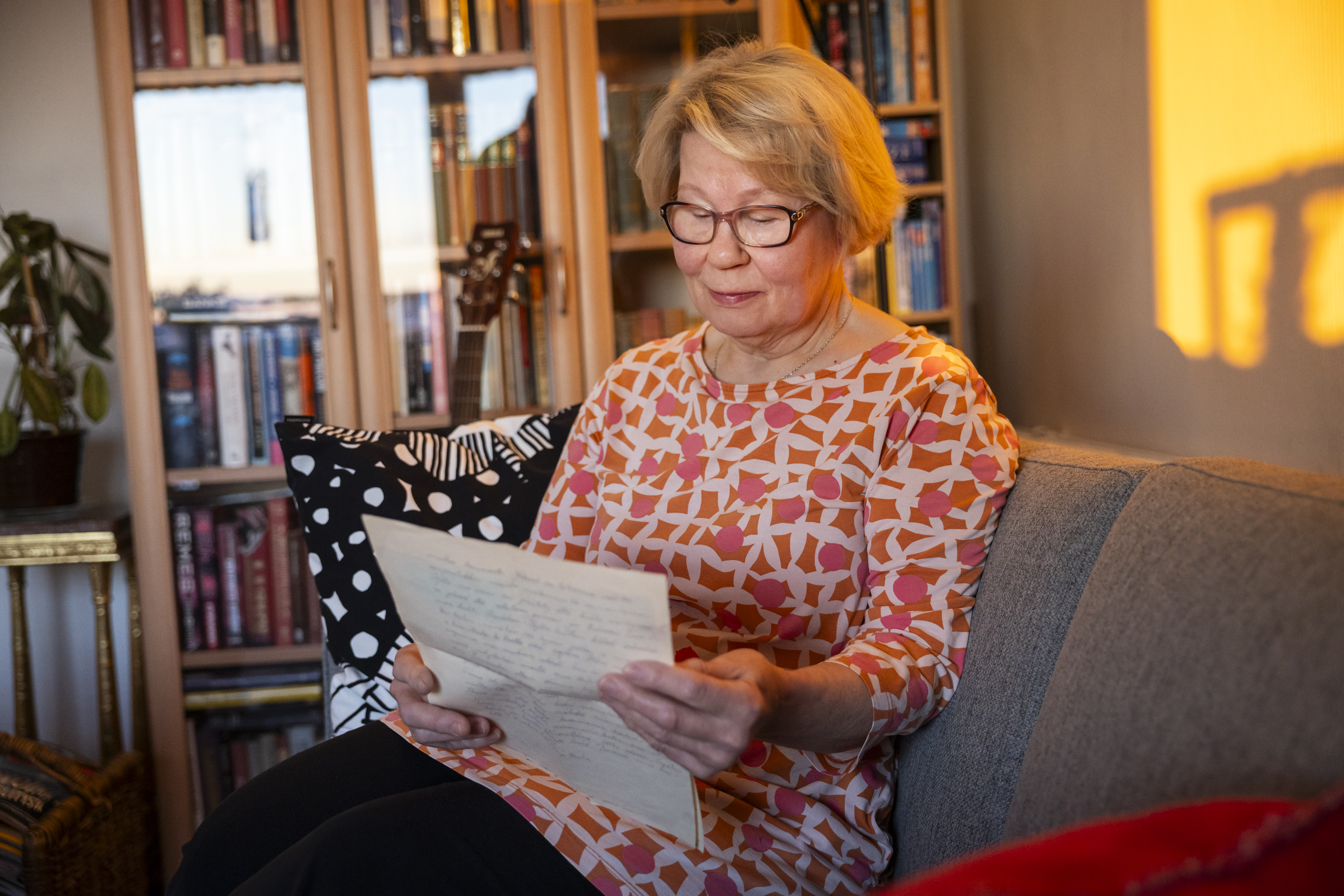 Irmeli Roininen ihmetteli lapsena, miksi isä puhui äidille rumasti – Vuosia myöhemmin paljastui, mitä Rauha oli tehnyt sota-aikana