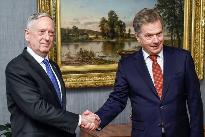 Yhdysvaltain puolustusministeri James Mattis ja Suomen presidentti Sauli Niinistö tapasivat maanantaina Helsingissä. KUVA: Markku Ojala