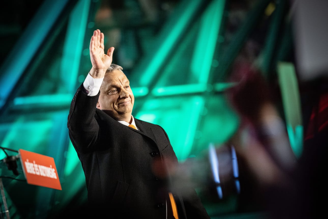 Unkarin pääministerinä jo 12 vuotta toiminut Viktor Orban jatkaa vaalien jälkeen neljännelle kaudelleen.