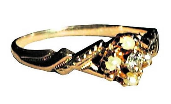 Kasvatustieteen opiskelijat Arto Kaukko ja Mervi Koistinen sanovat toisilleen tahdon Pudasjärven Panumassa elokuun alussa. "Tuskin kovin pitkän kaavan mukaan", epäilee Arto.