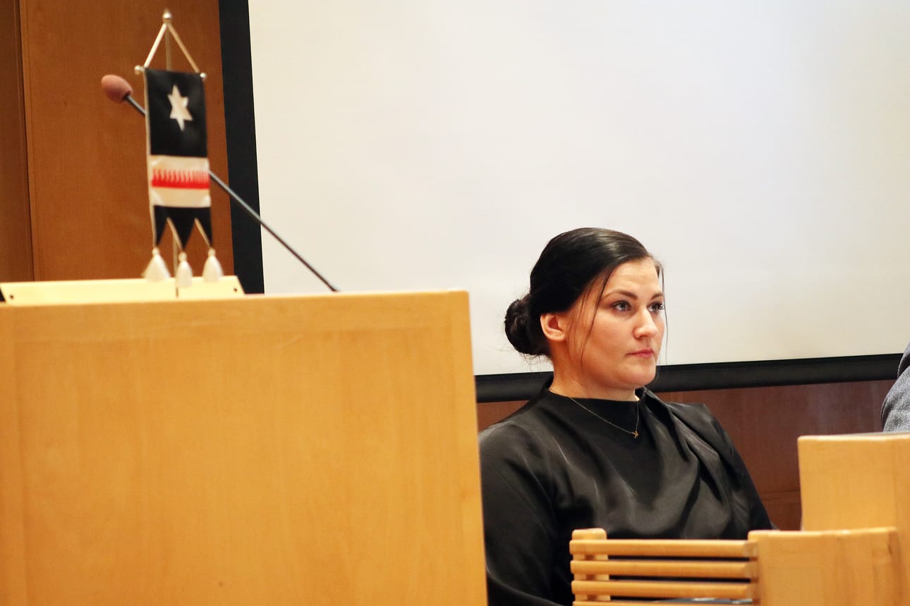 Sodankylän kunnanvaltuusto päätyi perustamaan tilapäisen valiokunnan. Sen tehtävänä on selvittää, nauttiiko kunnanhallituksen puheenjohtaja Mari-Anne Penttinen valtuuston luottamusta.