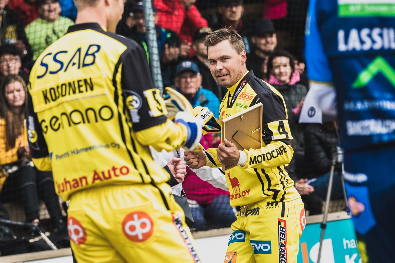 Sami Haapakoski juhli perjantaina tuhannetta tuotua juoksuaan Superpesiksen runkosarjassa.