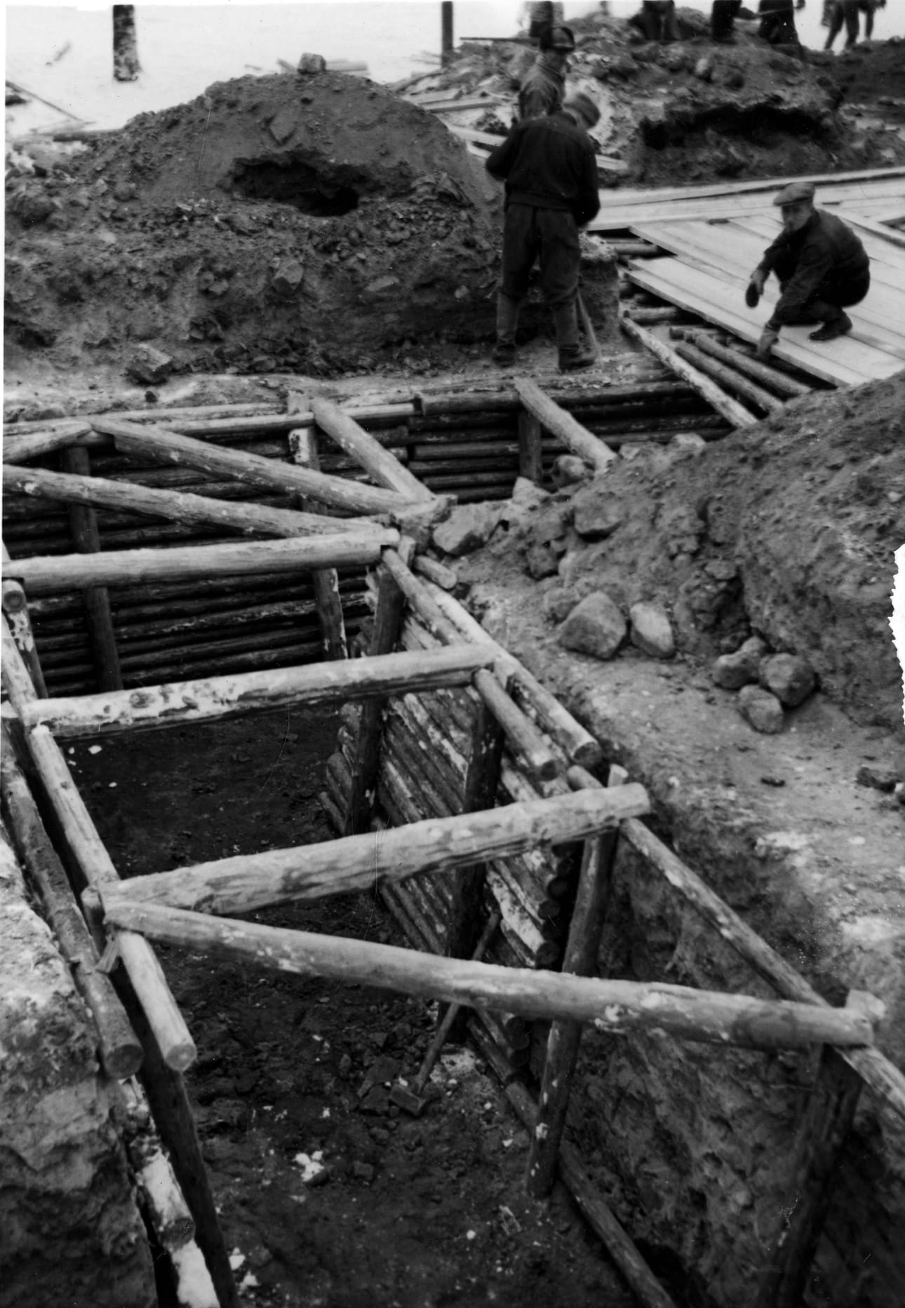 Marraskuussa 1939 rakennettiin puistoihin sirpalesuojia.