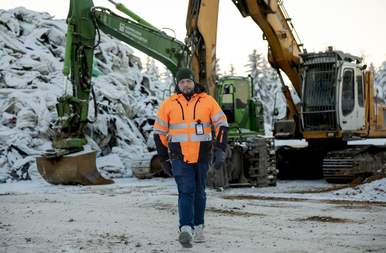 Kempeleen jätekuljetuksen ja Kempeleen siirtokuljetuksen toimitusjohtaja Matti Räisänen kertoo, että yritykset jatkavat toimintaa normaalisti. Arkistokuva.
