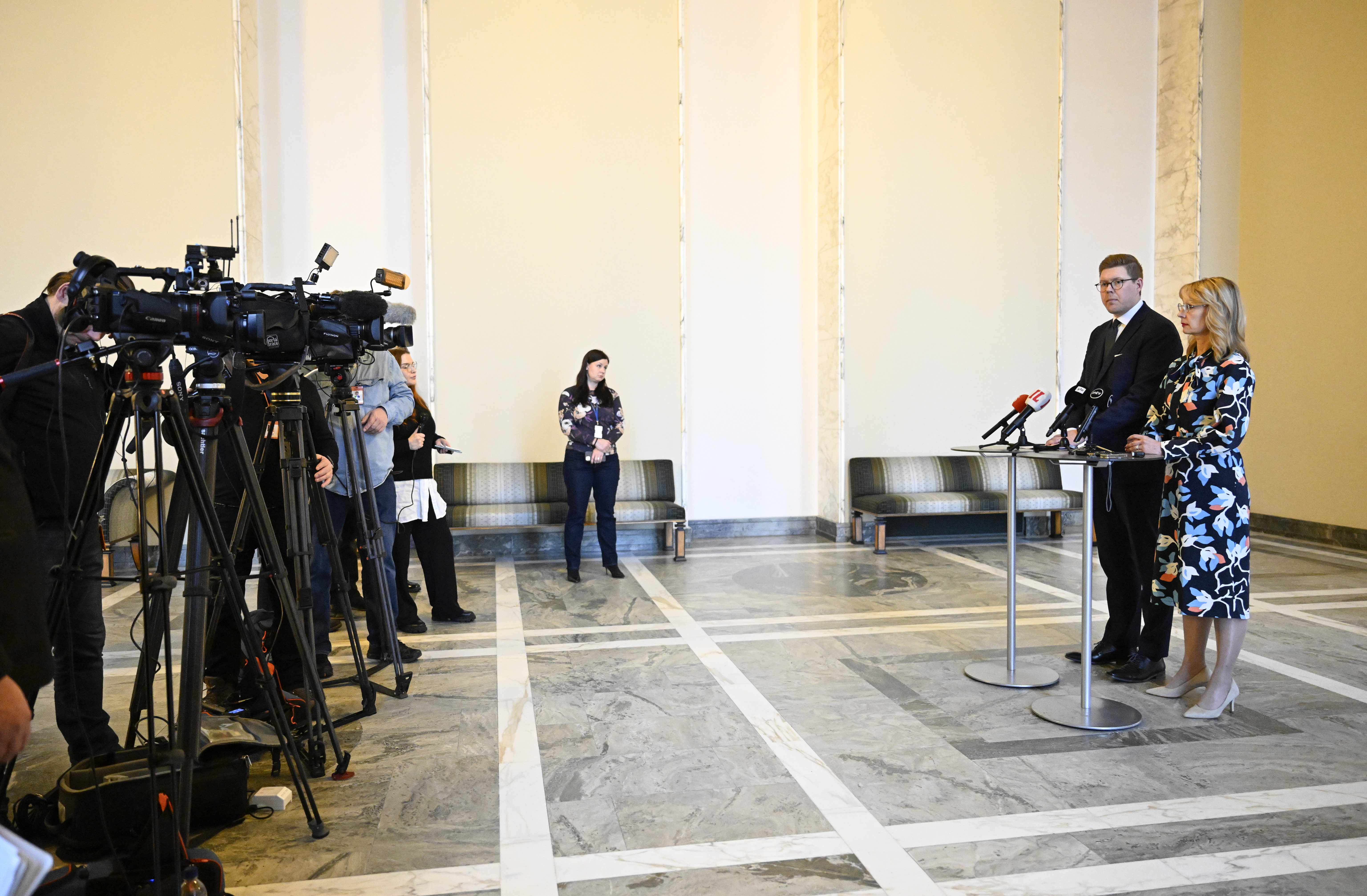 SDP:n jäsentenvälisissä isketään puukolla selkään ja avokämmenellä kasvoihin