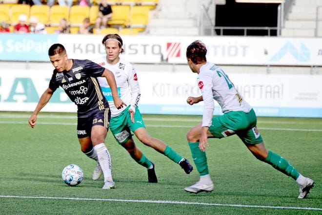 Nooa Laine teki ensimmäisen Veikkausliiga-maalinsa kesäkuun lopun kotiottelussa IFK Mariehamnia vastaan. ARKISTOKUVA: HEIKKI HAKANEN