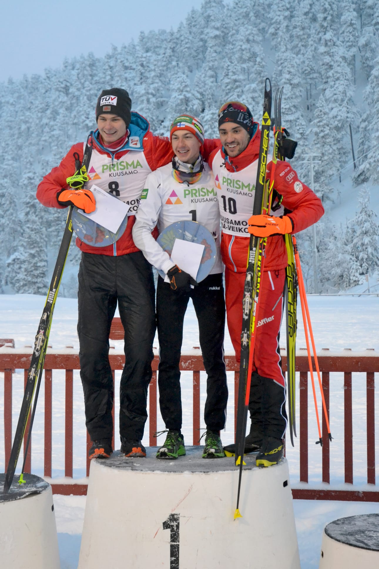Ilkka Herola hallitsi Continental Cupin kisoja Rukalla. Kuopiolainen voitti viikonlopun molemmat osakilpailut. Lauantaina Herola sai palkintokorokkeelle seurakseen itävaltalaiset Harald Lemmererin ja Lukas Greidererin.