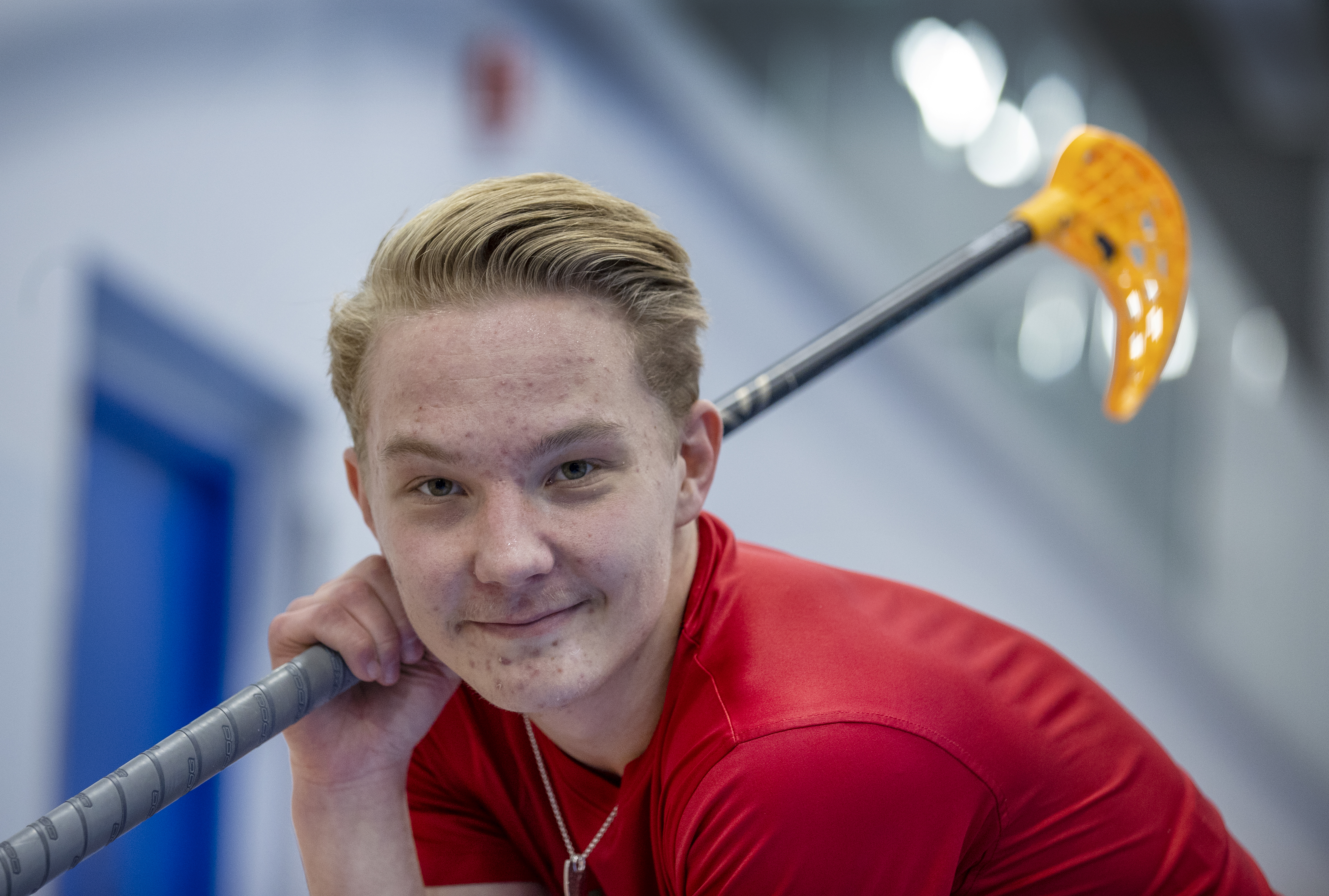 Suonissa viihdyttäjän verta – LNM:n Iiro Savelan, 21, itseluottamus hipoo taivaankantta: "Hiljennän vastustajat maaleilla"