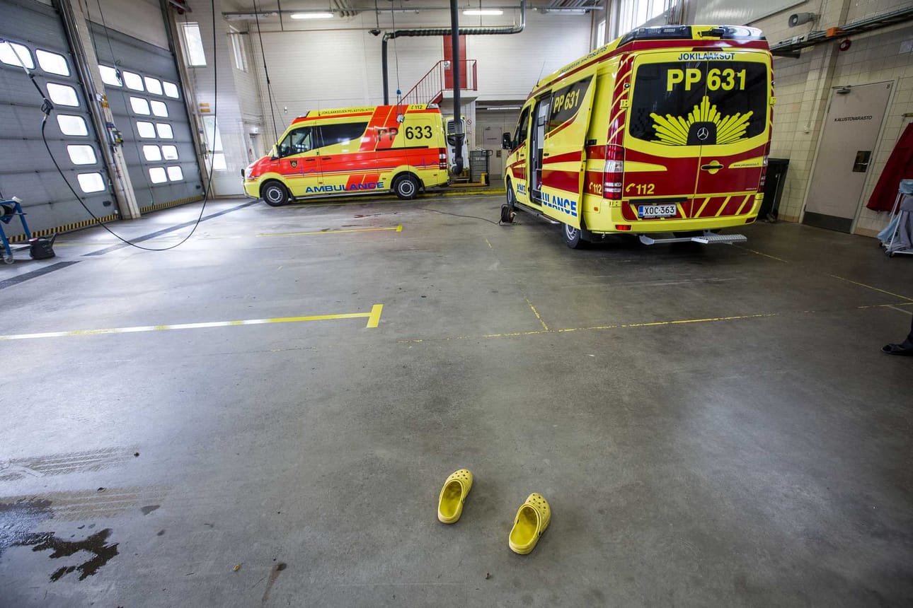 Myös ensihoito on nyt paloaseman tiloissa.
