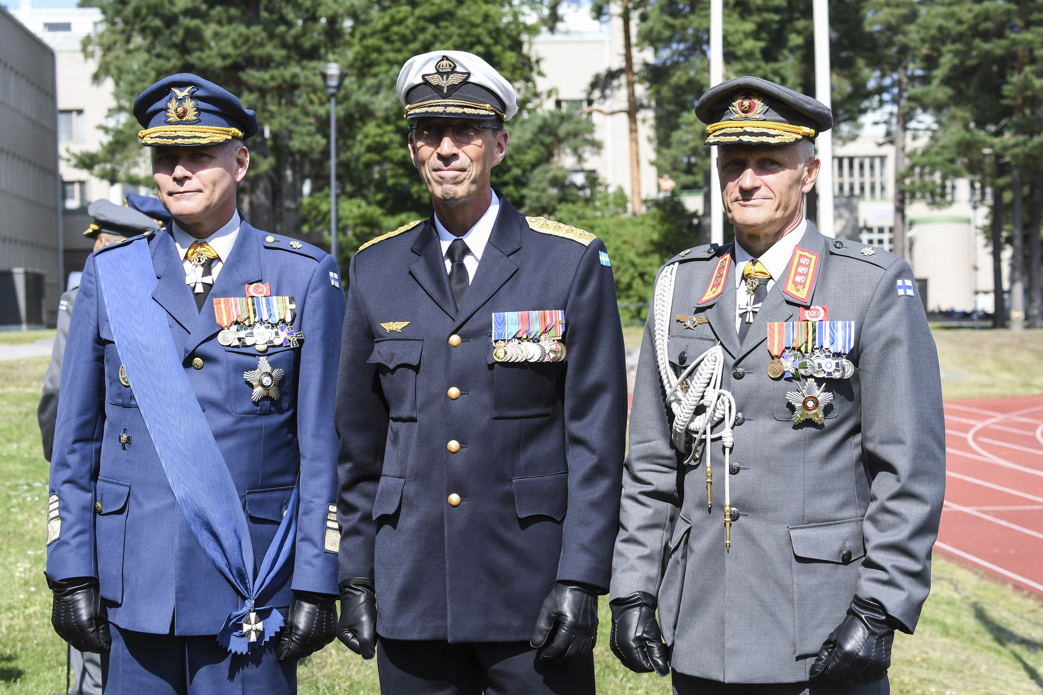 Tilaisuuteen osallistui myös Ruotsin puolustusvoimien komentaja Micael Bydén (kesk).