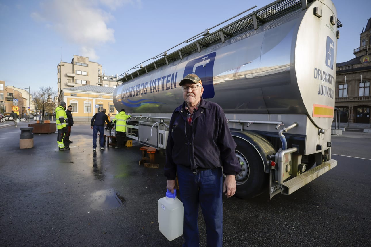 Vedenjakelun järjestäminen saa Taavi Alangolta hyvän arvosanan. Tietokin on kulkenut.