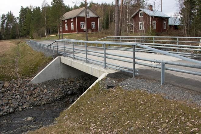 Kristiinankaupungin vanhan keskustan lähellä sijaitsevaan Korkeasaareen johtava silta tulee olemaan tämän Tiukassa sijaitsevan Brandmyrintien sillan kopio. KUVA: AUNE WARONEN