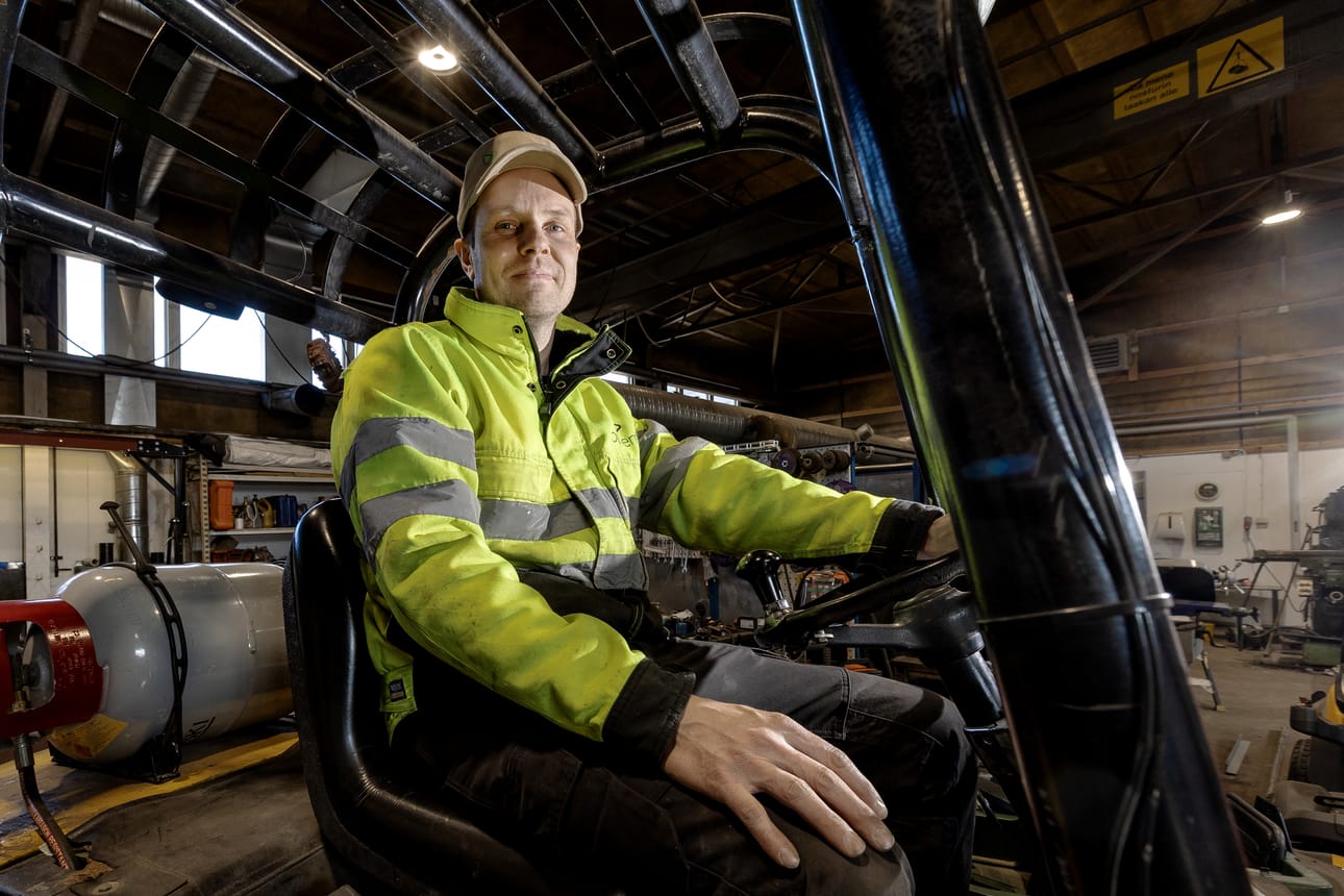 – Jos nuori ei ole oppinut riittävää toimeliaisuutta kotikasvatuksessa, pitäisi hänet jollakin tavalla saada kiinni tekemisen riemuun. Se voi lähteä liikkeelle ihan yksittäisen työelämäonnistumisen kautta. Meillä ei ole varaa menettää yhtäkään nuorta työelämän ulkopuolelle, sanoo Jot-Rentin toimitusjohtaja Juha Joensuu.