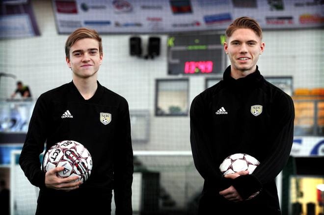 Vaasan IFK:sta SJK:hon siirtyneet Daniel Håkans (vas.) ja Jere Streng ovat olleet tyytyväisiä uuden seuran huippuoloihin.KUVA: JOUKO HÄNNINEN
