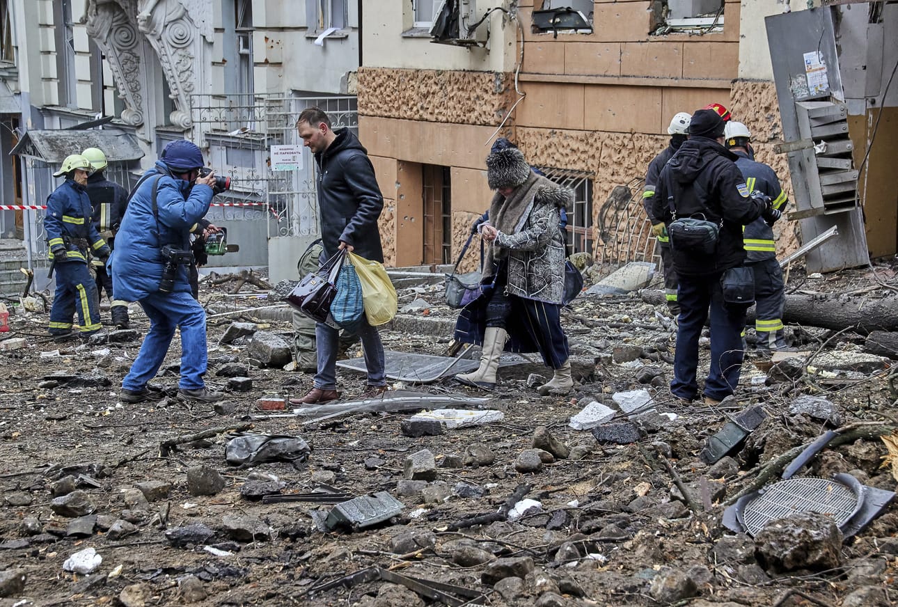 Venäjä on tehnyt uusia iskuja Harkovan ja Odessan kaupunkeihin. Kuva Harkovasta 5. helmikuuta tehtyjen iskujen jälkeen.