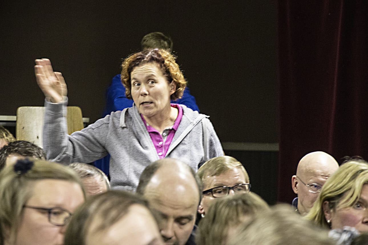 Vastaanottoaikoja ei tule vähentää, vaan antaa myös ilta-aikoja, ehdotettiin Siikajoenkylän kuulemisillassa.
