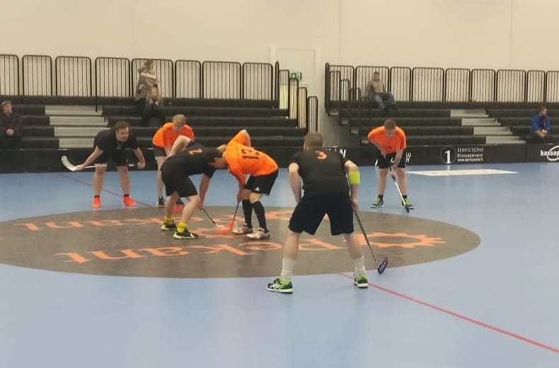 Raahelaiset Lapa ja Team Tempo pelasivat lauantaina Kempeleessä paikoista ensi kauden IV-divarissa.
