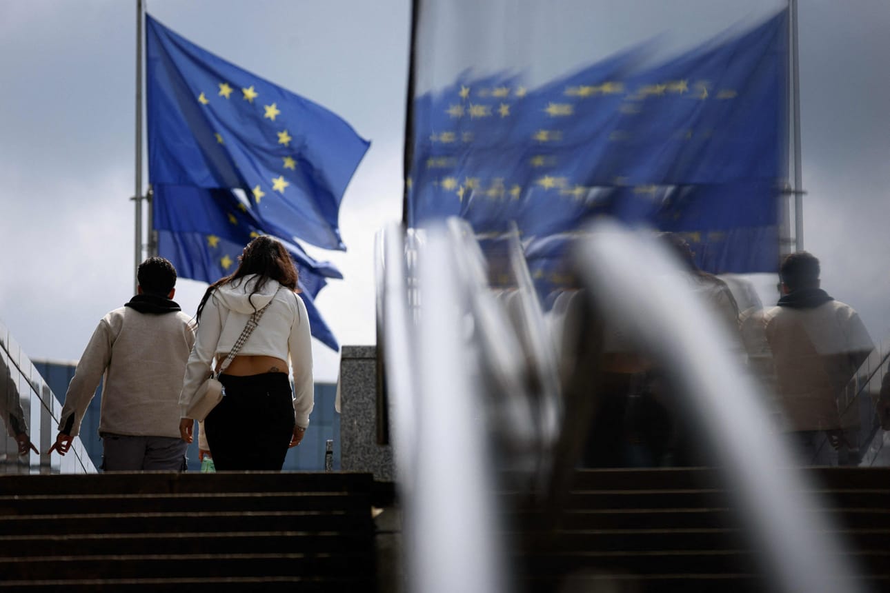 STT selvitti puolueiden kantoja ennen kesäkuun EU-vaaleja puoluetoimistoille toimitetulla kyselyllä, johon kaikki eduskuntapuolueet vastasivat. LEHTIKUVA/AFP