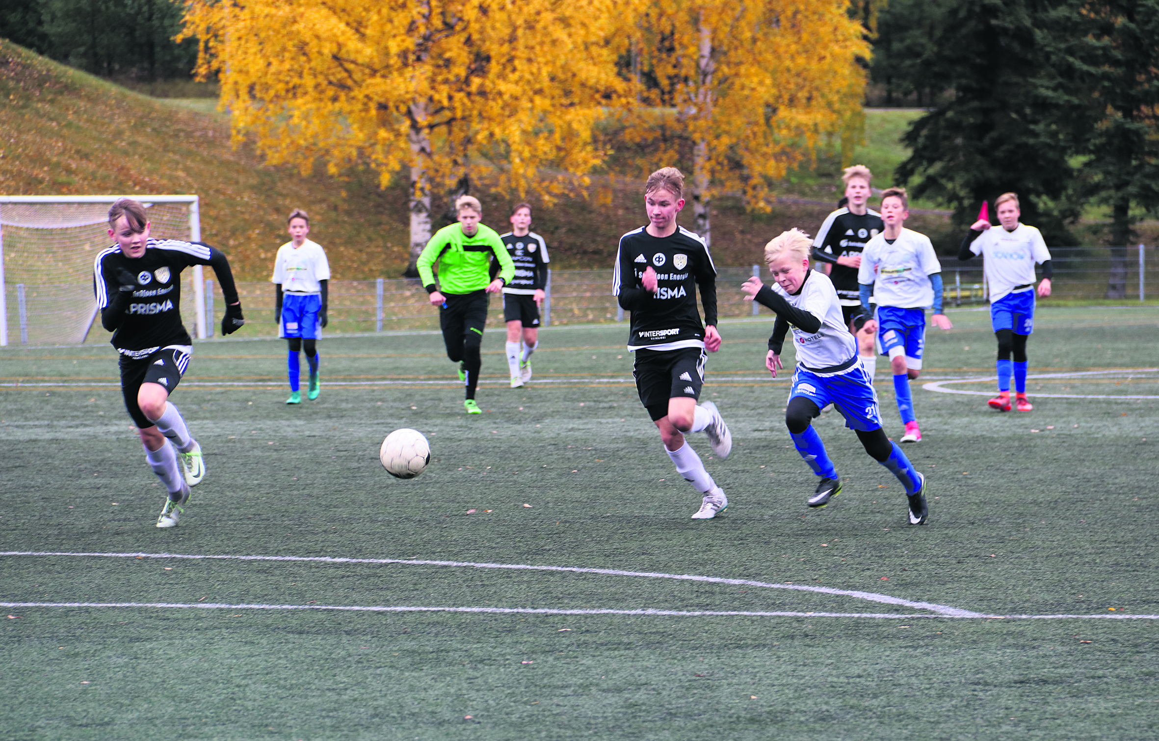 Ajax-Sarkkirannan P13-joukkue taisteli itselleen sarjavoiton kotikentällään lauantaina.