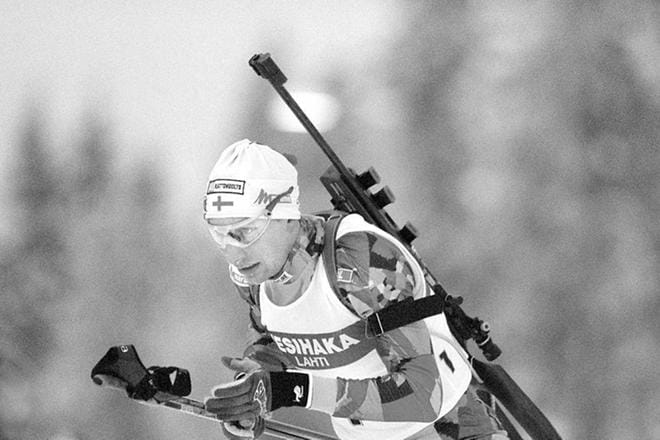 Ville Räikkönen on viimeisin suomalainen ampumahiihdon olympiamitalisti. Tässä Räikkönen vauhdissa Kauhajoella vuonna 1997. KUVA: HARRI TOIVOLA