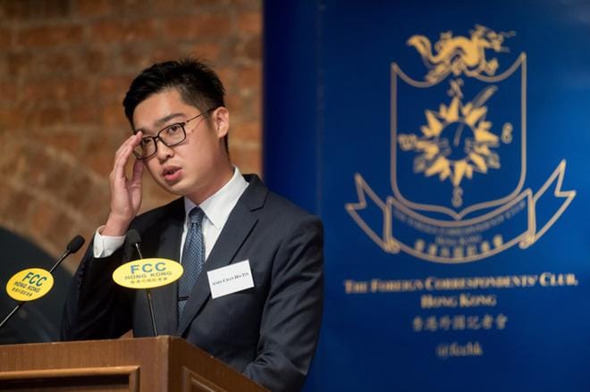 Andy Chan kertoi Hongkongin kirjeenvaihtajien klubilla järjestetyssä lounastilaisuudessa, että häntä ja hänen perhettään on seurattu, hänelle soitellaan päivittäin ja hänestä ja hänen läheisistään otetaan valokuvia. KUVA: PAUL YEUNG / POOL