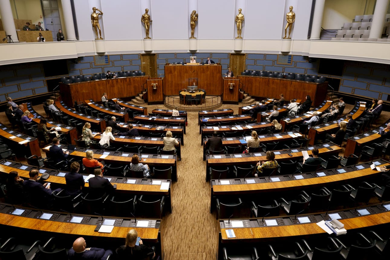 Hallitus esittää ministereille enimmillään vuoden karenssia ministeripestin jälkeen. Kuvituskuva. LEHTIKUVA / Roni Rekomaa