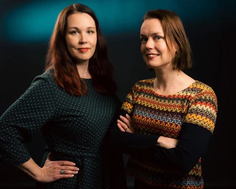 Pulmu Kailamon eli Johanna Annolan ja Taru Kumara-Moision yhdessä kirjoittama esikoisromaani Tenho on onnistunut avaus.