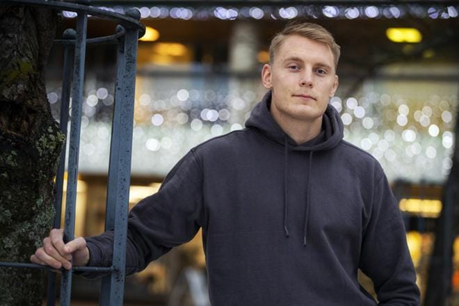 – Odotusaikana mies voi pohtia, miten hän voisi olla mukana odotuksessa, kun ei fyysisesti voi osallistua. Isäneuvolasta on saanut tukea tähän, sanoo Jan-Erik Malm. KUVA: JARNO PELLINEN