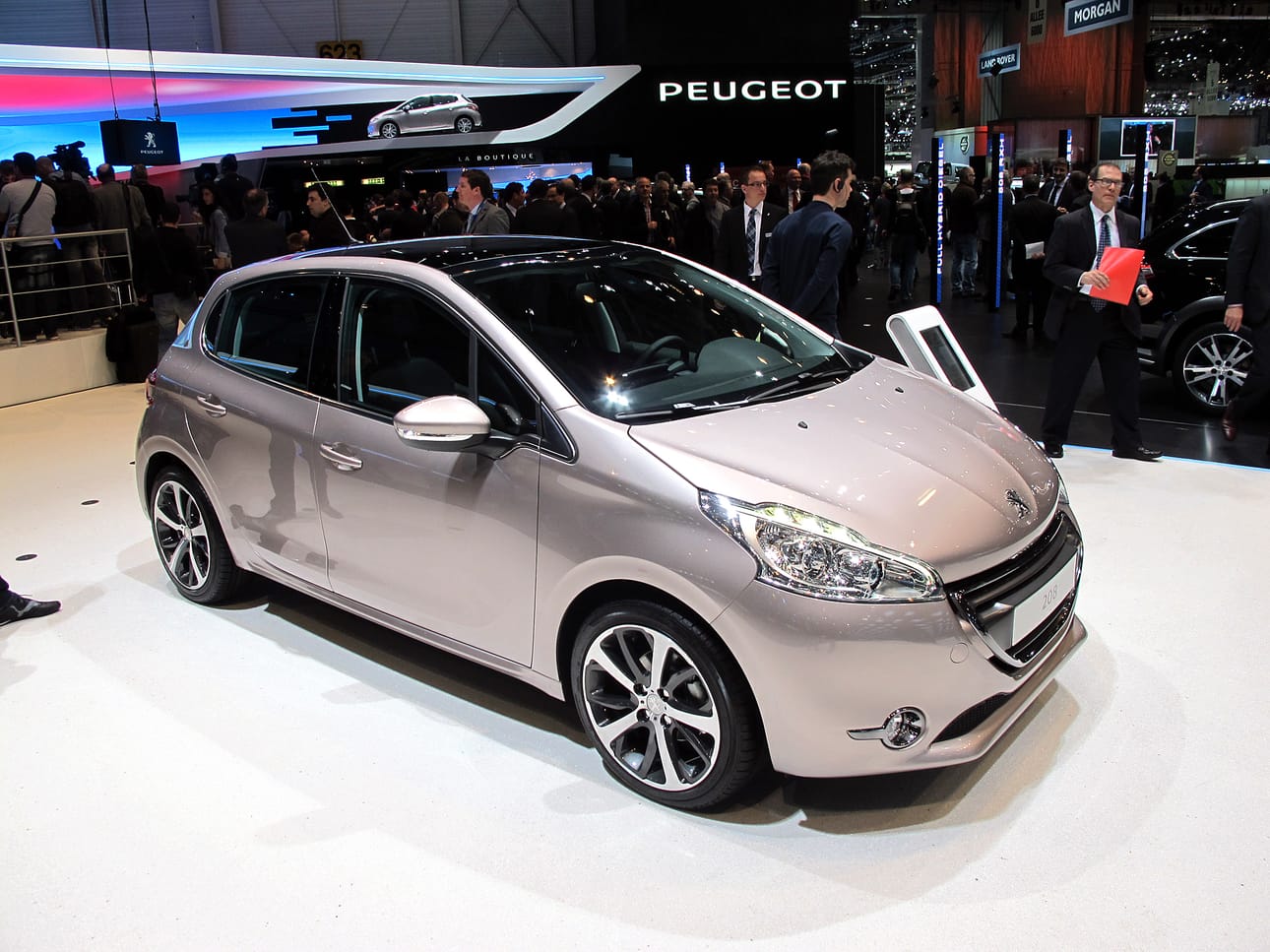 PSA:n mukaan Peugeot 208 Hybrid Air prototyypillä on päästy 72 gramman CO2 päästöihin kilometrille, kun paras polttomoottorilla saavutettu lukema on ollut 104 grammaa.