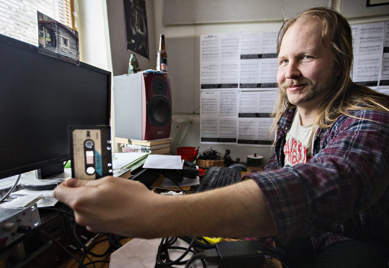 Oululainen Lauri Manner on C-kasettiharrastaja.