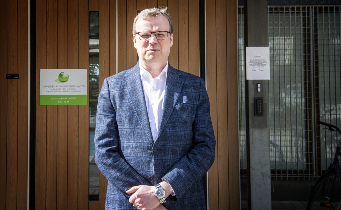 THL:n pääjohtajan Markku Tervahaudan mukaan hoivakodeissa on tärkeää eristää koronaepäilty asukas.