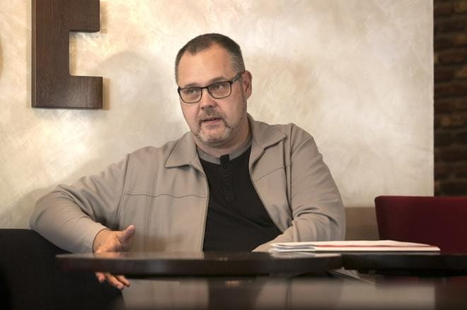 Perusopetusjohtaja Jari Jaskari Seinäjoelta on tyytyväinen, koska opetusmateriaalit saivat väliaikaisesti lisärahaa. ARKISTOKUVA: JANINA SAARELA