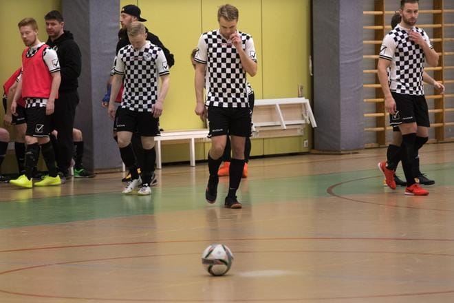 Ruutupaitojen Arthur Lindholm (vas), Toni Pylkkänen, Lauri Karri ja Matias Träskbäck päättivät kautensa eilen pettymykseen. KUVA: MINNA ANTILA