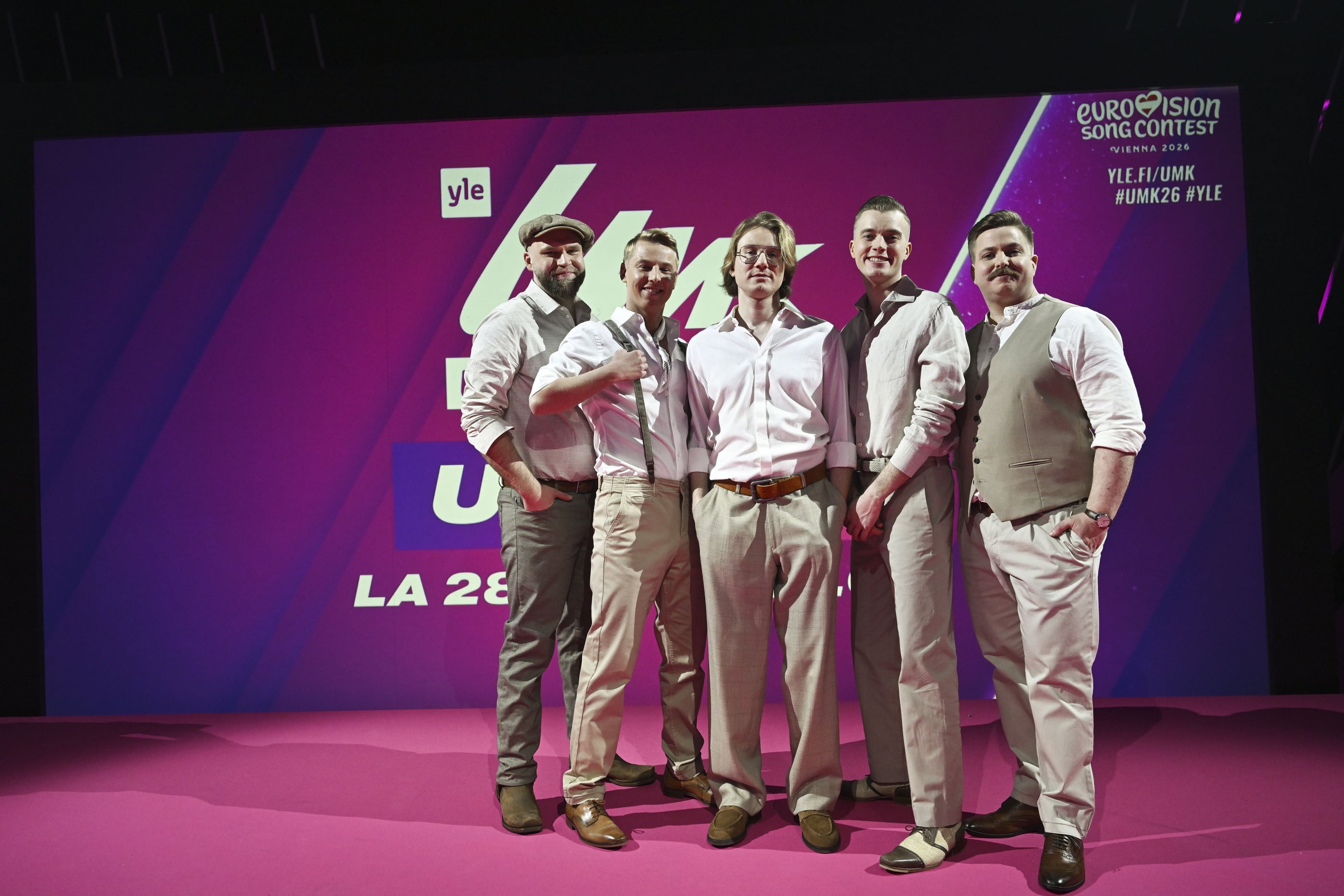 Iskeekö Komioiden tanssilavafiilistely viisusuoneen – Pitkän linjan Euroviisu-seuraaja arvioi