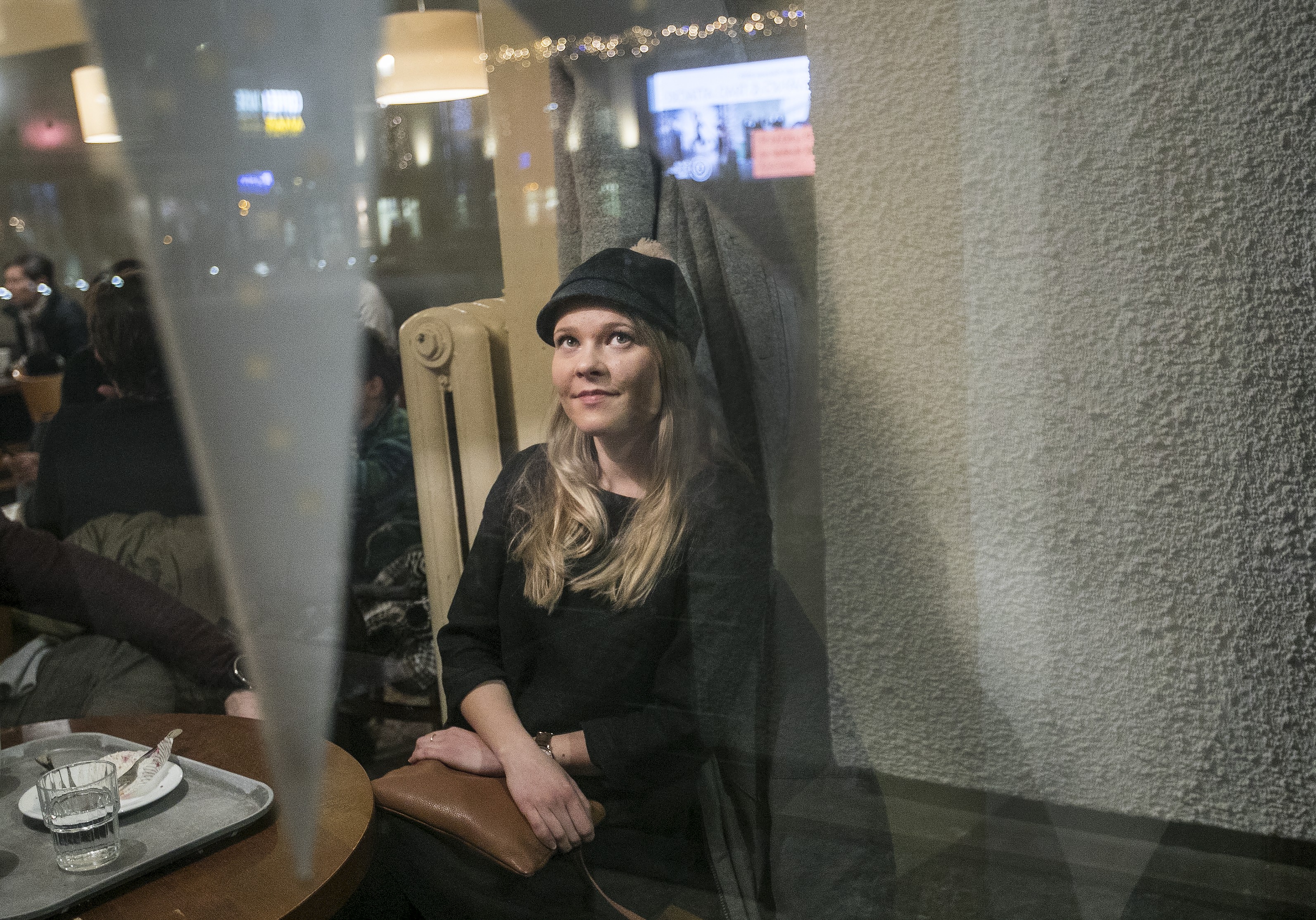 Fanny Haverinen sanoo tulleensa entistä varovaisemmaksi seksuaalirikosvyyhden vuoksi. Myös hänen kaveriporukassaan kavereiden perään on katsottu entistä tarkemmin ja toisista on pidetty huolta illanvieton jälkeen.